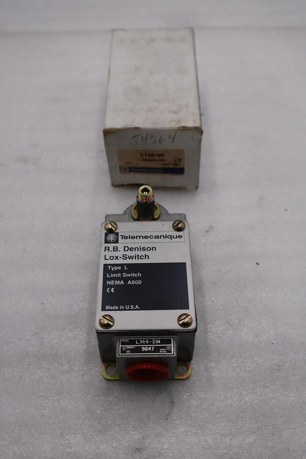NEW OPEN BOX L144-2M TELEMECANIQUE  SCHNEIDER  LIMIT SWITCH STK K2080CC