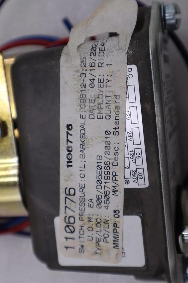 NEW OPEN BOX Barksdale C9612-3 Pressure Actuated Switch STK H960A
