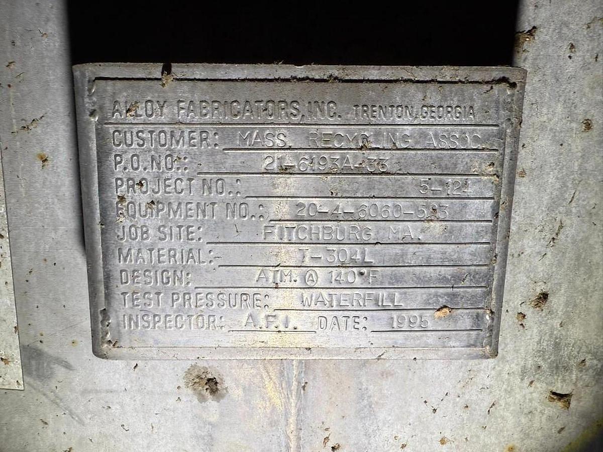 Used 6,500 GALLON TANK 304L STAINLESS STEEL MEASURING 8' DIAMETER X 12' TALL
