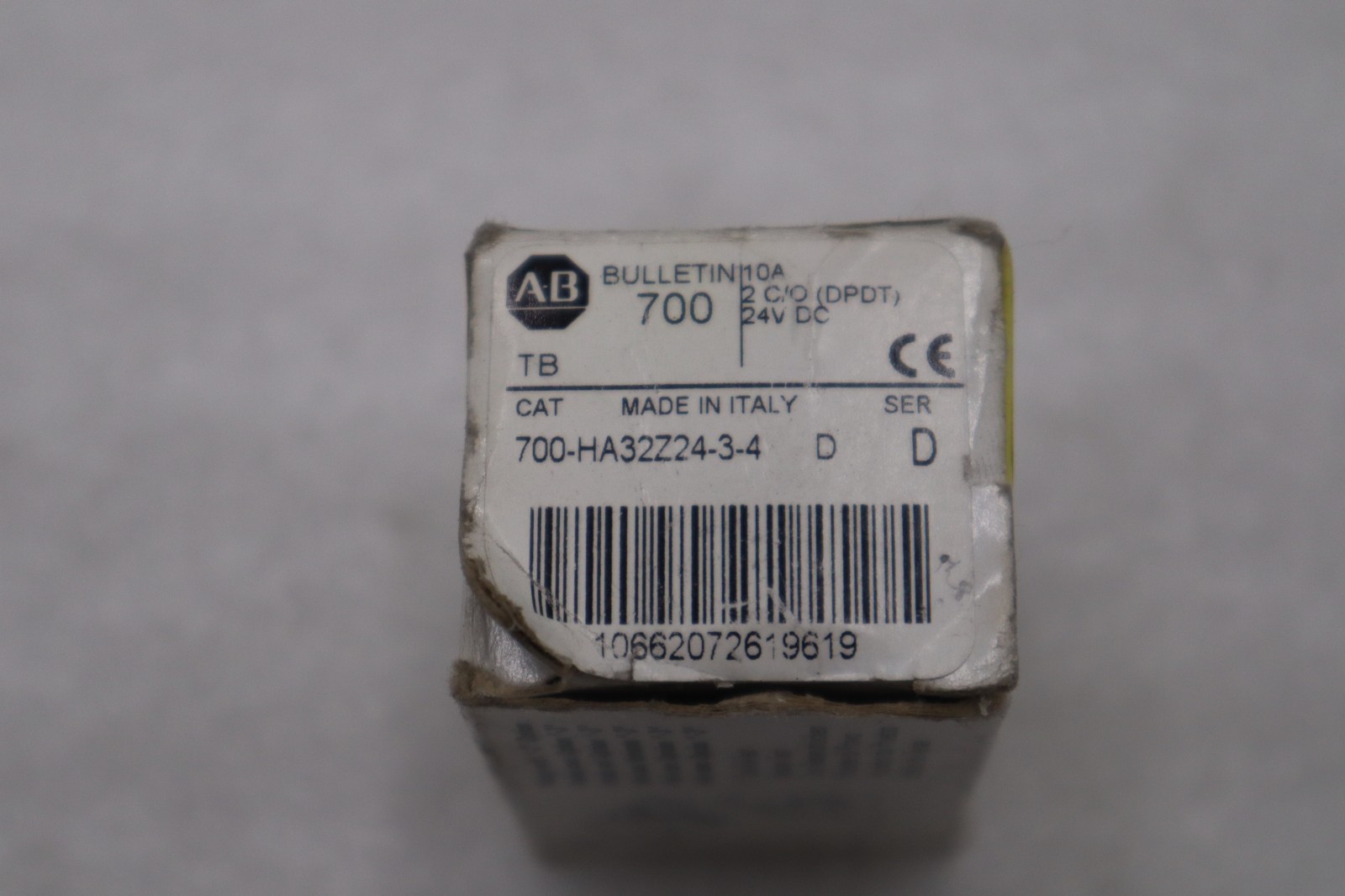 Used NEW OPEN BOX AB Allen Bradley 700-HA32Z24-3-4/D Relay STK K2102CC