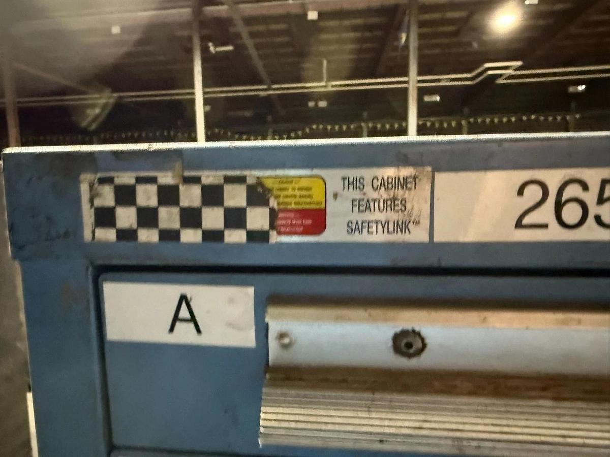 Used LYON 11 DRAWER CABINET MSS II SAFETYLINK 30"X28"X60" (NO CONTENTS)