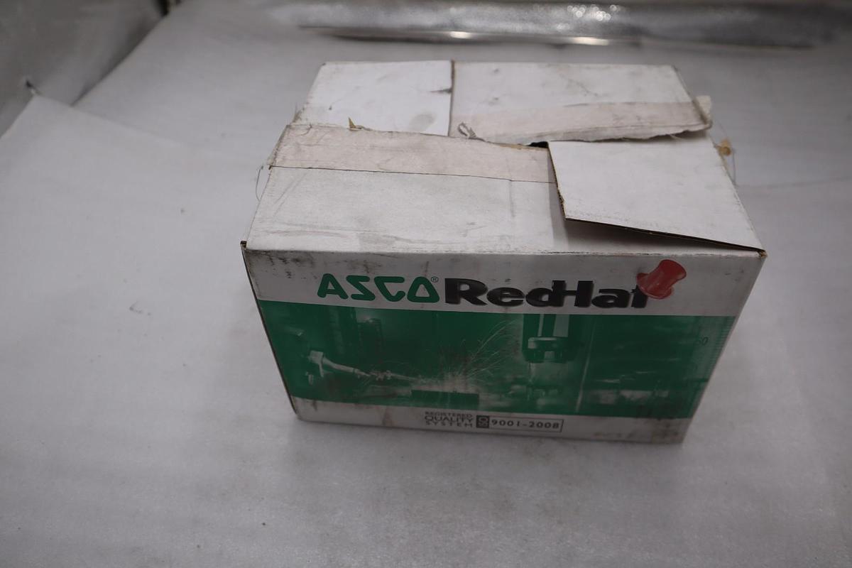 Used Asco 8210B054 Solenoid Valve NEW IN BOX STOCK 1382D