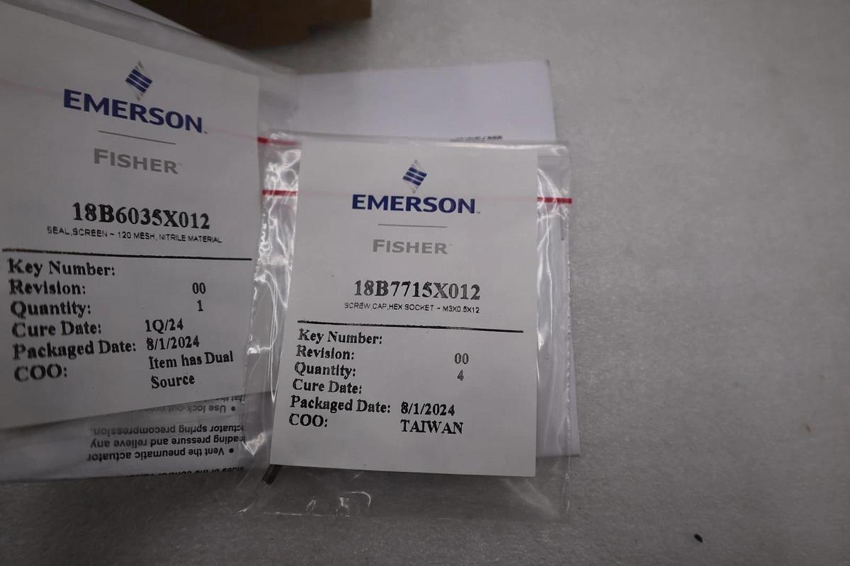 NEW OPEN BOX EMERSON FISHER I/P ASSEMBLY SHROUD 38B6041X152 STK GF842