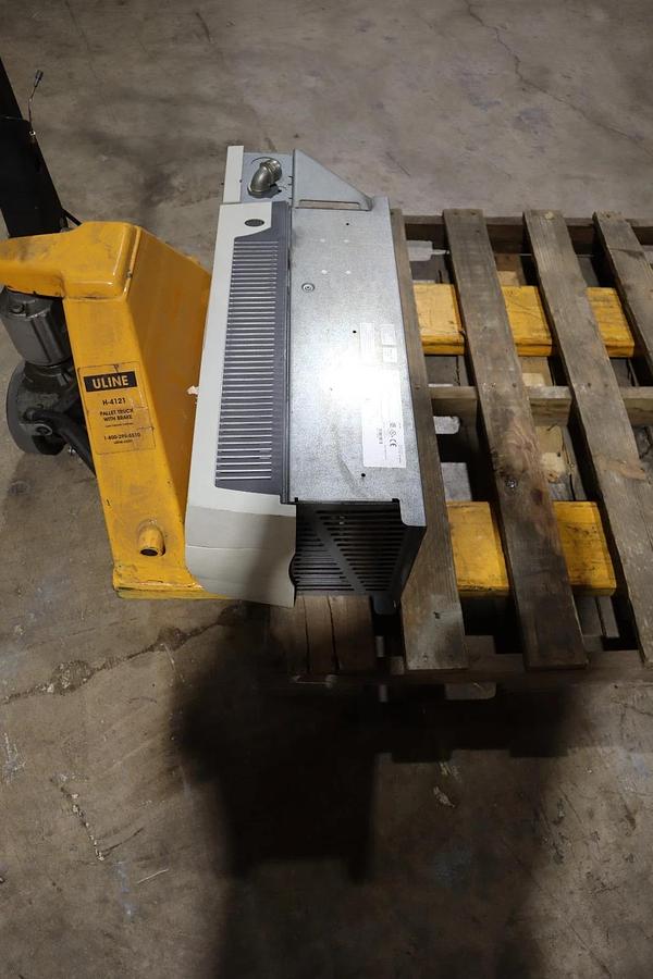 Used ABB ACH550-UH-125A-4 AC DRIVE 550 SERIES 3 PHASE 380-480 V AC STOCK HP142