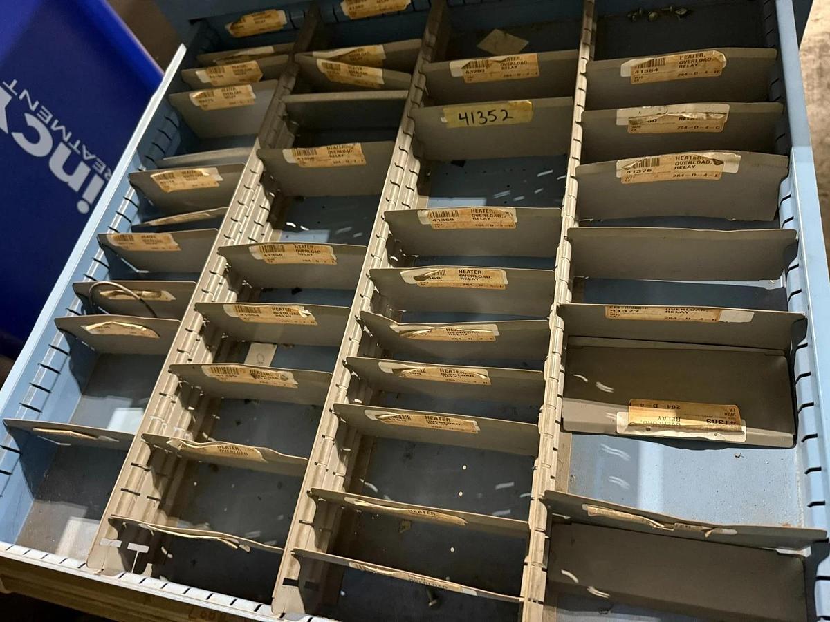 Used LYON 11 DRAWER CABINET MSS II SAFETYLINK 30"X28"X60" (NO CONTENTS)