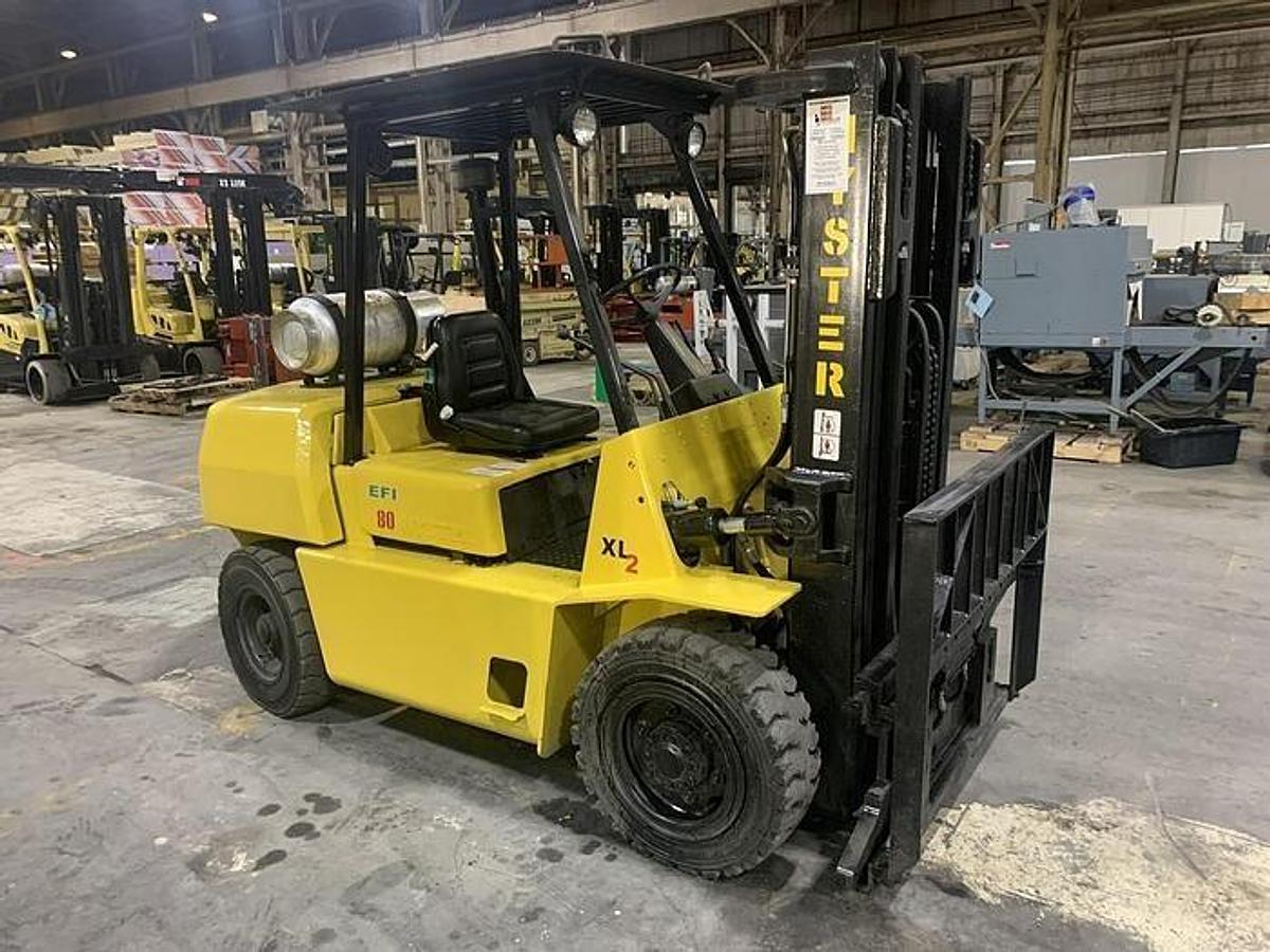 Used 8,000 POUND HYSTER MODEL H80XL PNEUMATIC TIRE TRIPLE STAGE FORKLIFT W/ SIDESHIFT