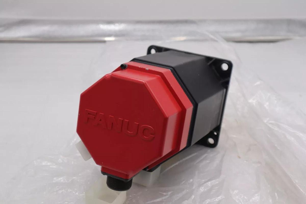 NEW FANUC 5F/3000 A06B-0345-B231 AC SERVO MOTOR 3000 RPM STOCK 2207