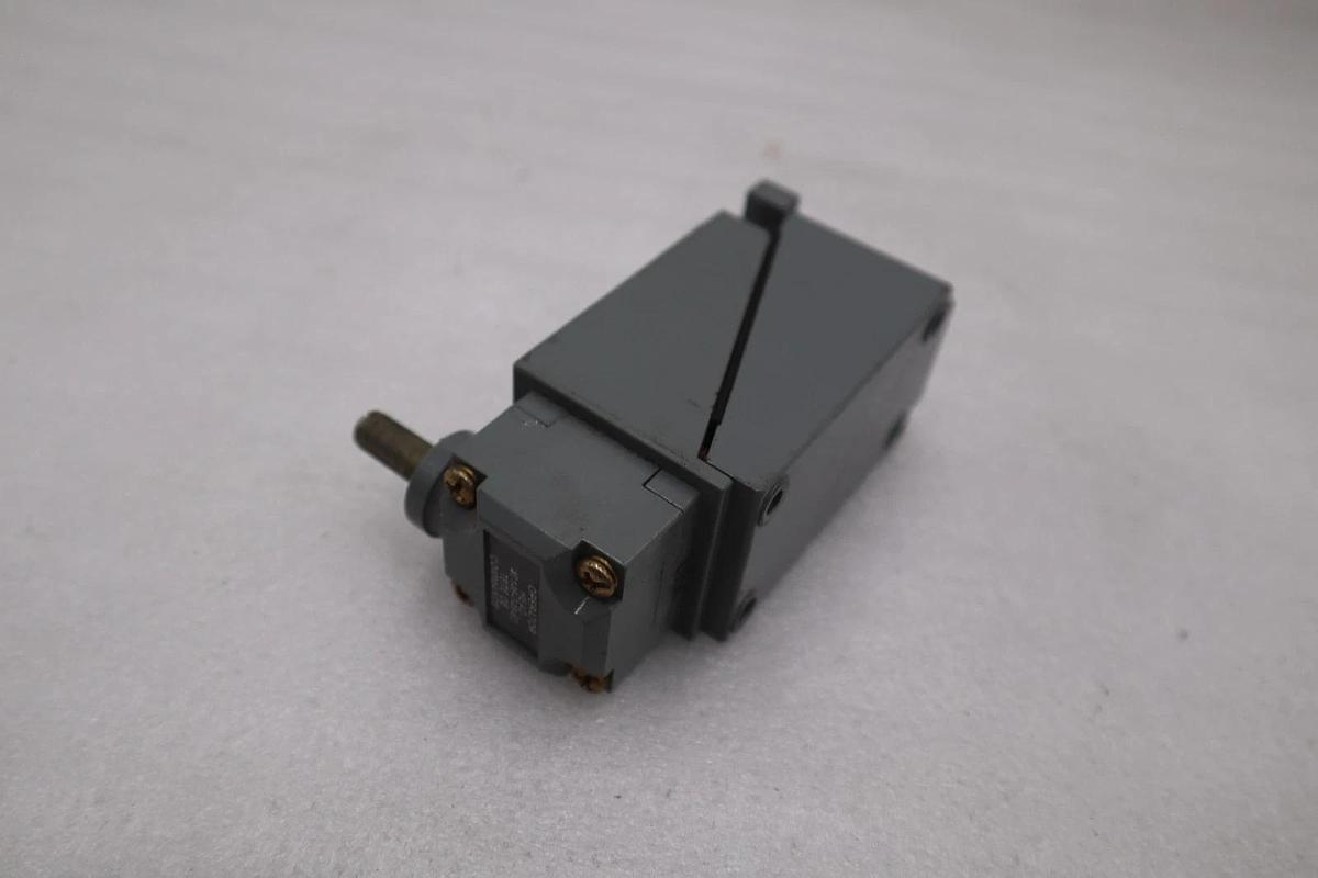 Used Allen Bradley Switch 802T-HP NEW UNIT STOCK K-4028CC