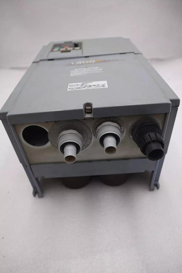 Used HITACHI L300P-185HFU2 18.5/25 KW/HP FREQUENCY DRIVE STOCK 4338