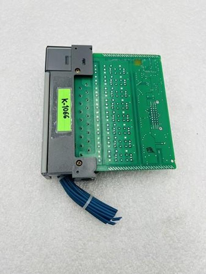 Used ALLEN BRADLEY 1746-OB16 SLC 500 OUTPUT MODULE SERIES D #K-1066