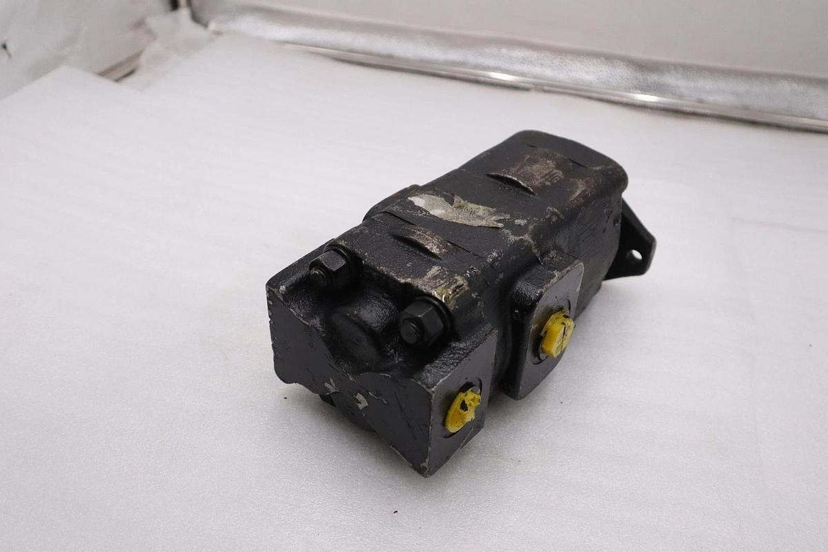Used 3269121137 Parker Commercial Intertech Gear Pump STOCK H1837