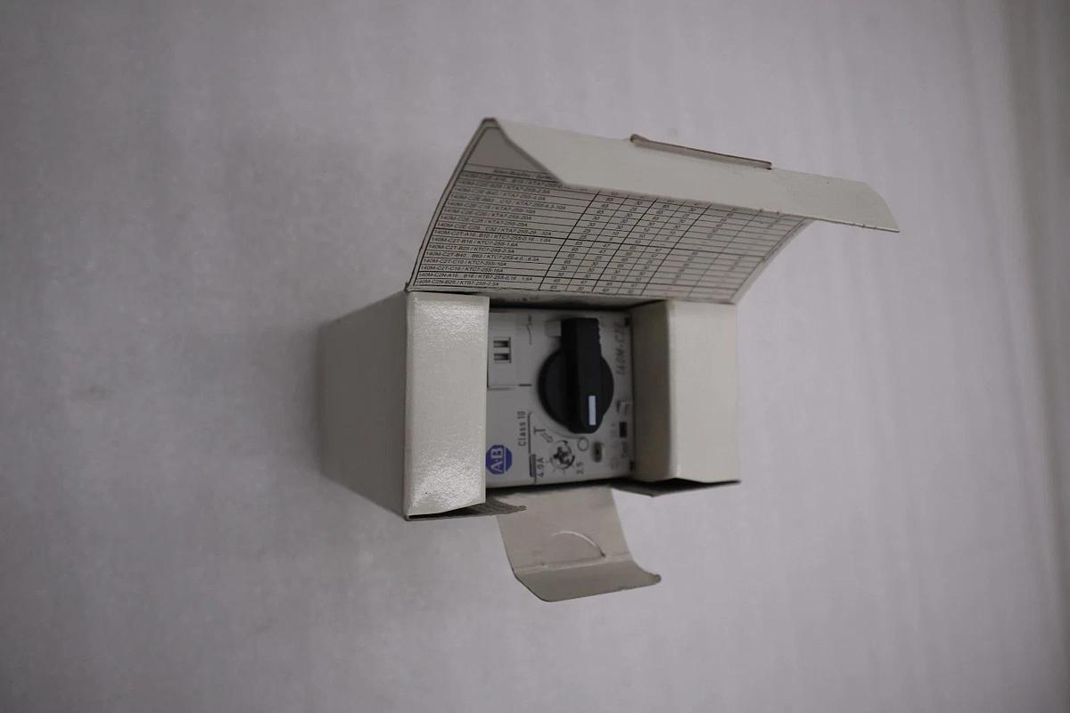 NEW OPEN BOX AB ALLEN BRADLEY 140M-C2E-B40 Standard Magnetic Trip STK H462A