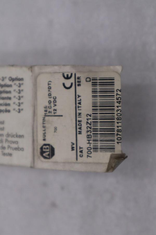 Used NEW OPEN BOX AB Allen Bradley 700-HB32Z12 General Purpose Relay STK 2082CC