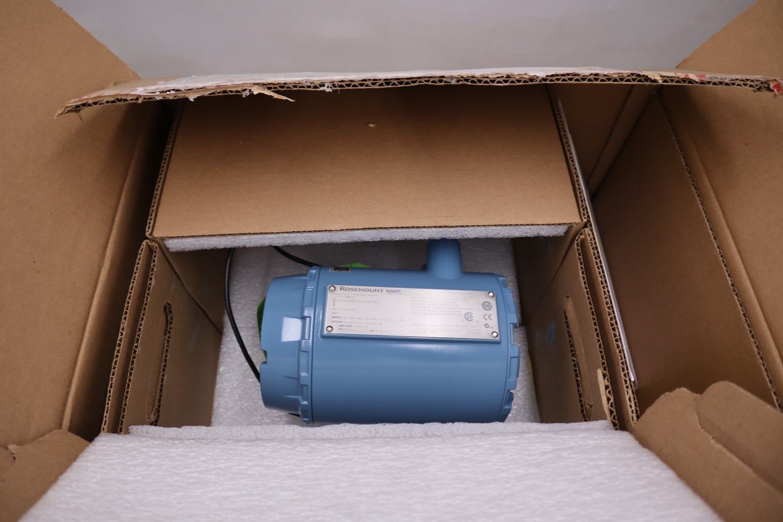 Used NEW OPEN BOX ROSEMOUNT 8732EMT1A1N5M4 Flow Transmitter STOCK GF7