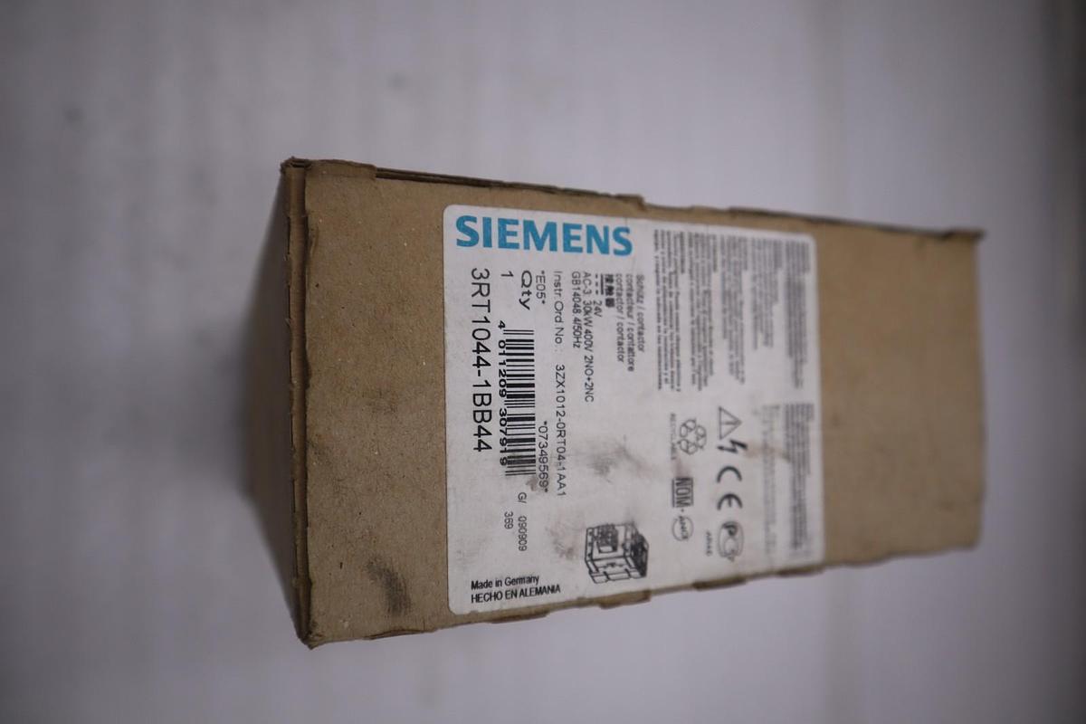Used NEW OPEN BOX SIEMENS 3RT1044-1BB44 CONTACTOR 3RT10441BB44 STK CC182