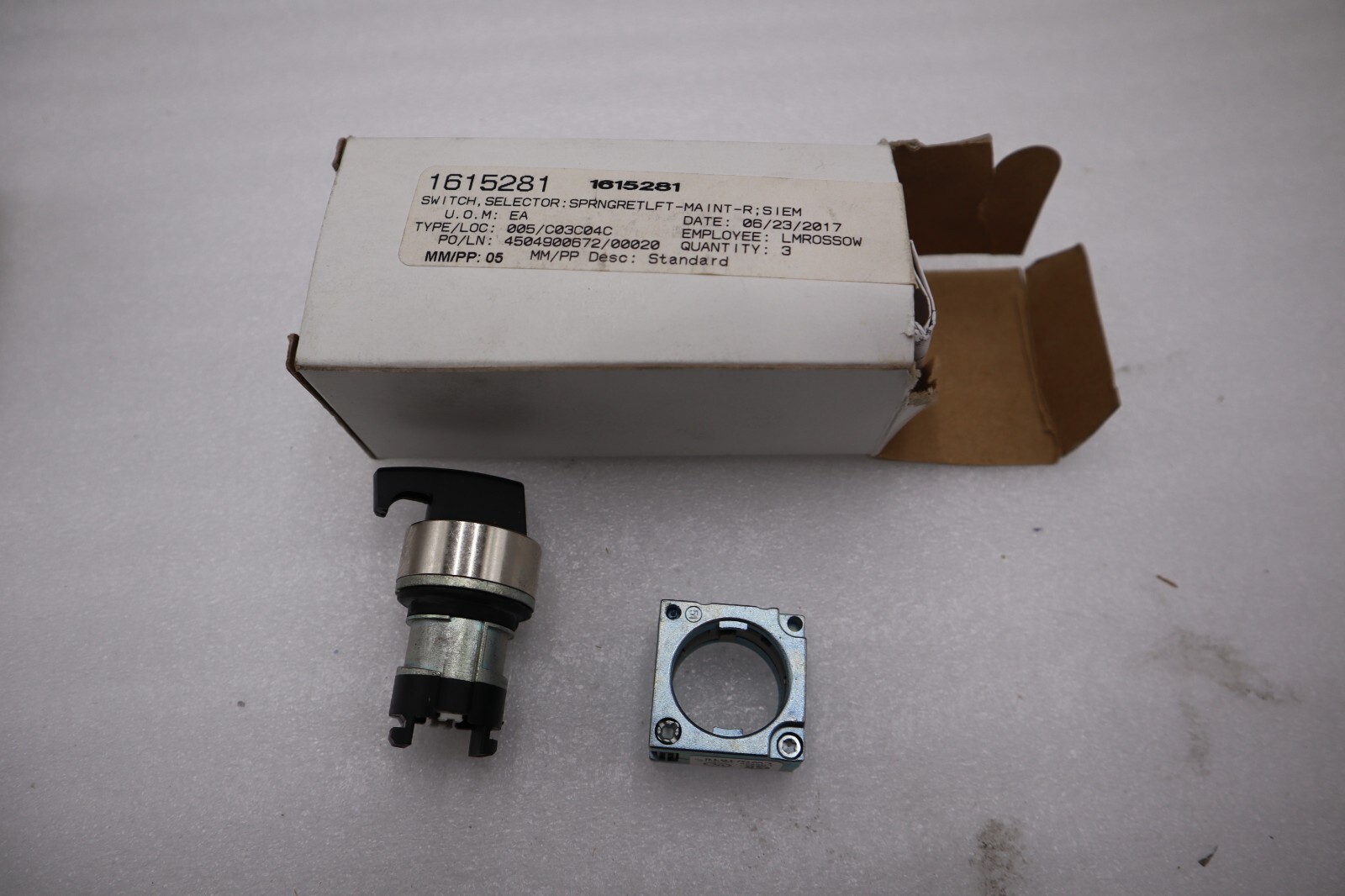 NEW Siemens 3SB35 00-3VA11 HEAVY DUTY SELECTOR SWITCH LONG HANDLE STK H414A