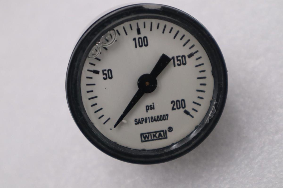 Wika 113.13.040 200 PSI 2. Tig kPa Pressure Gauge Liquid Filled STOCK H886A