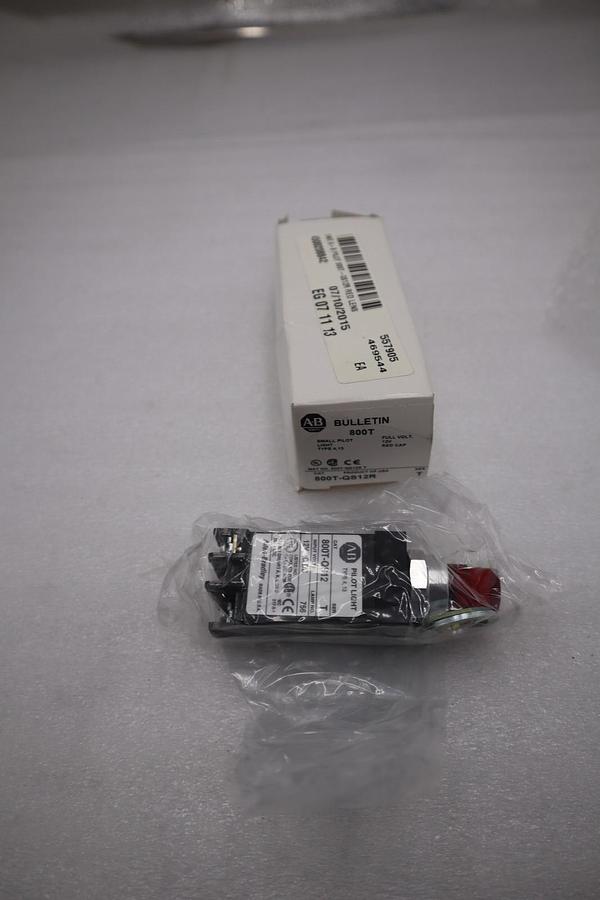 ALLEN BRADLEY 800T-QS12R / 800TQS12R (NEW WITH BOX) STOCK G696A