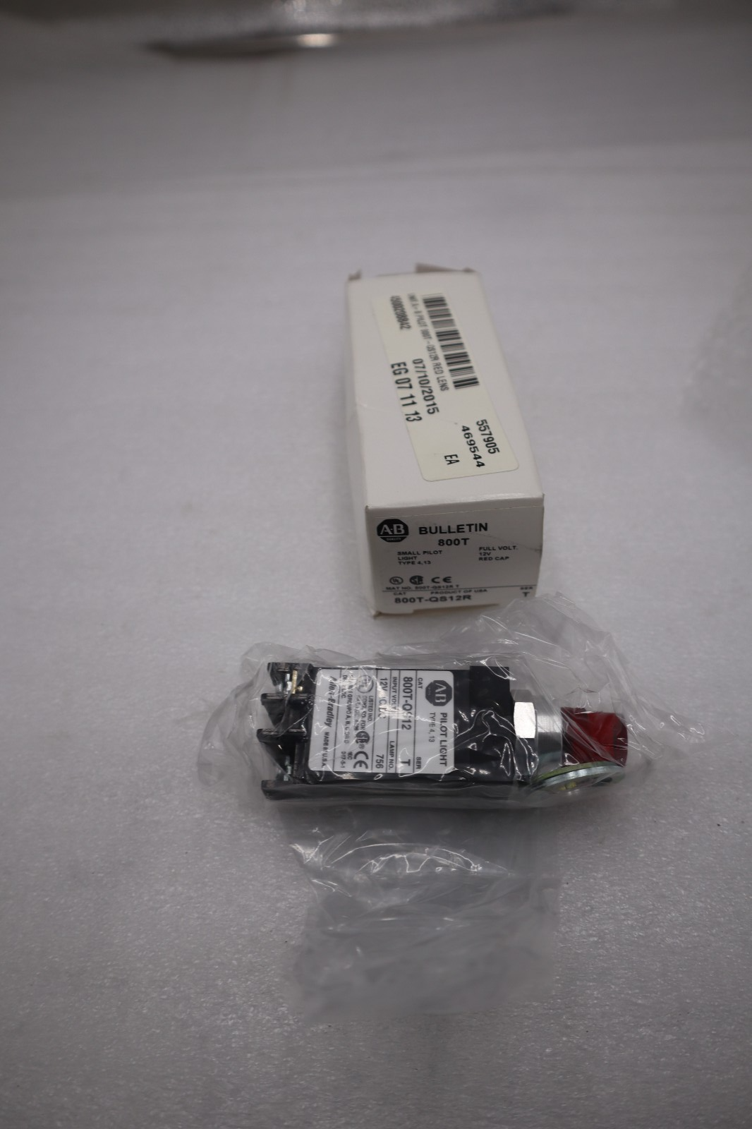 ALLEN BRADLEY 800T-QS12R / 800TQS12R (NEW WITH BOX) STOCK G696A