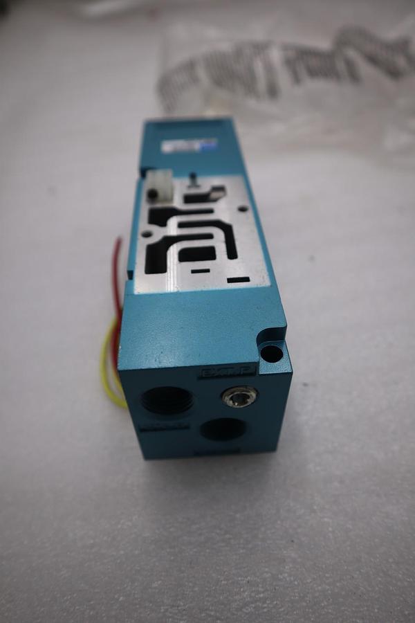 NEW MAC 82A-0A-CPA Manifold Valve Base STOCK H1505