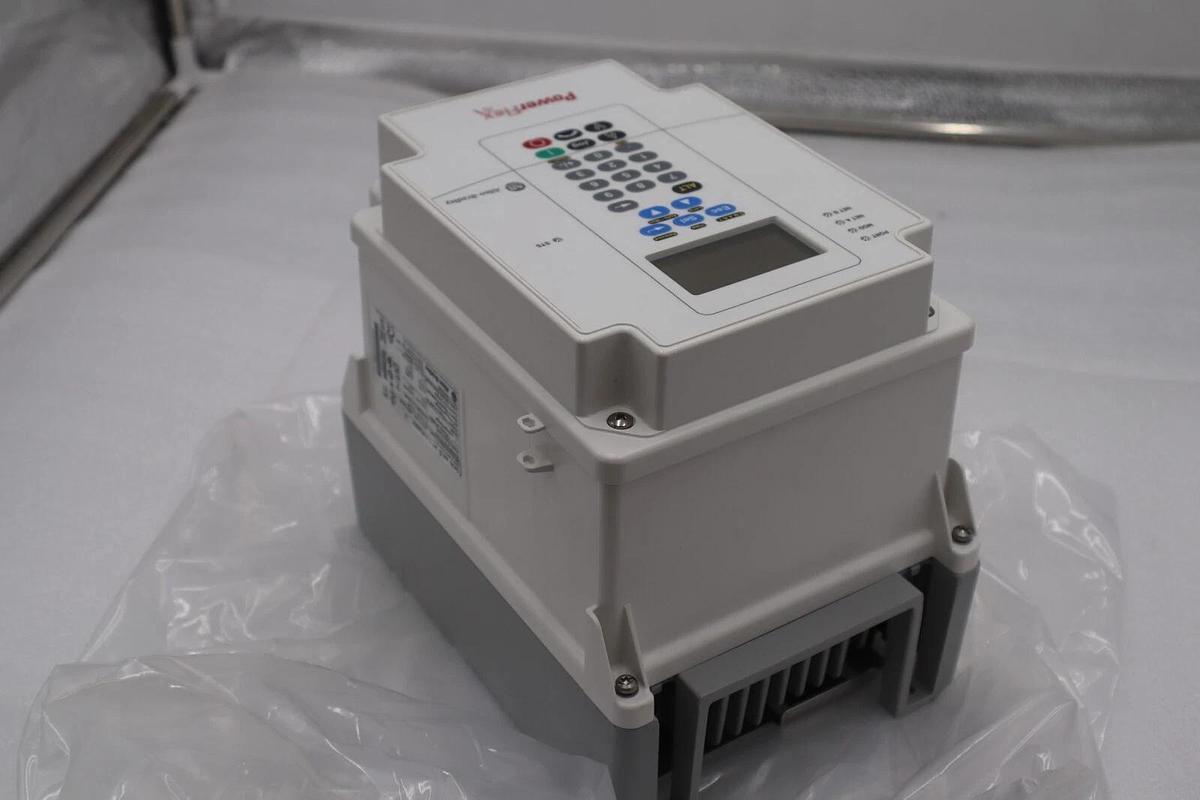 Used ALLEN-BRADLEY 20AD2P1C3AYNANC0 POWERFLEX 70  1 HP AC DRIVE SERIES B STOCK #2800