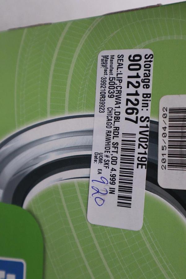 Used NEW IN BOX CR (SKF) Radial Shaft Seal 39921 STOCK 5666A