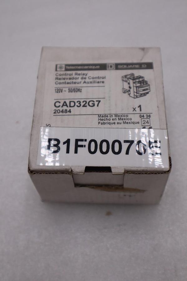 Used TELEMECANIQUE CAD32G7 CONTROL RELAY STOCK #G-105B