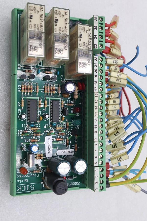 Used Sick UAS200AP SAFETY CONTROL INTERFACE TYPE 2 2NO/1NC RELAYS 24V STOCK K-3832