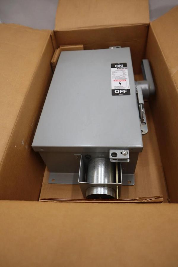 Used SIEMENS HH361KJ Fusible Disconnect Safety Switch Enclosure Receptacle STOCK 5442