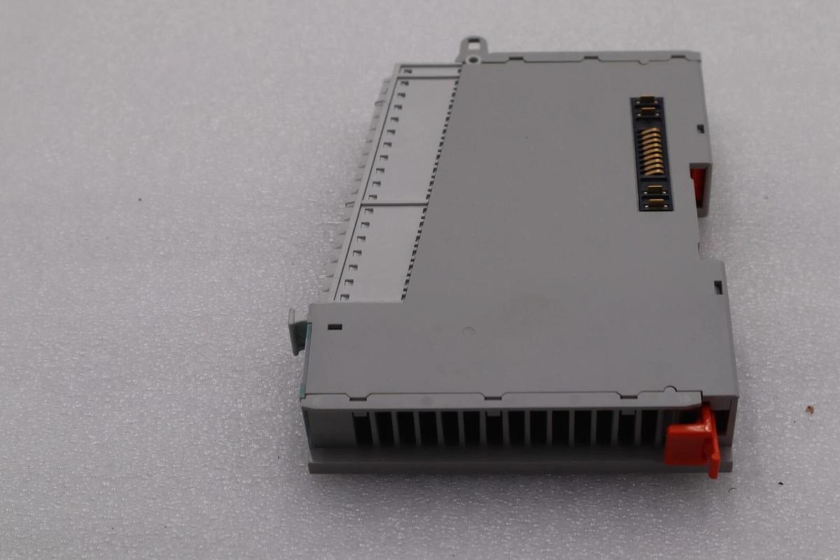 NEW Allen-Bradley 5069-OB8 24VDC 8 Channel I/O Module STOCK L-685 889508141626