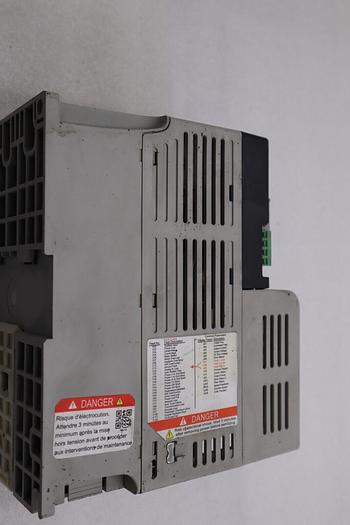 Used Allen Bradley 22D-D2P3N104 POWERFLEX-40 AC DRIVE 1.0HP SER A STOCK 1818