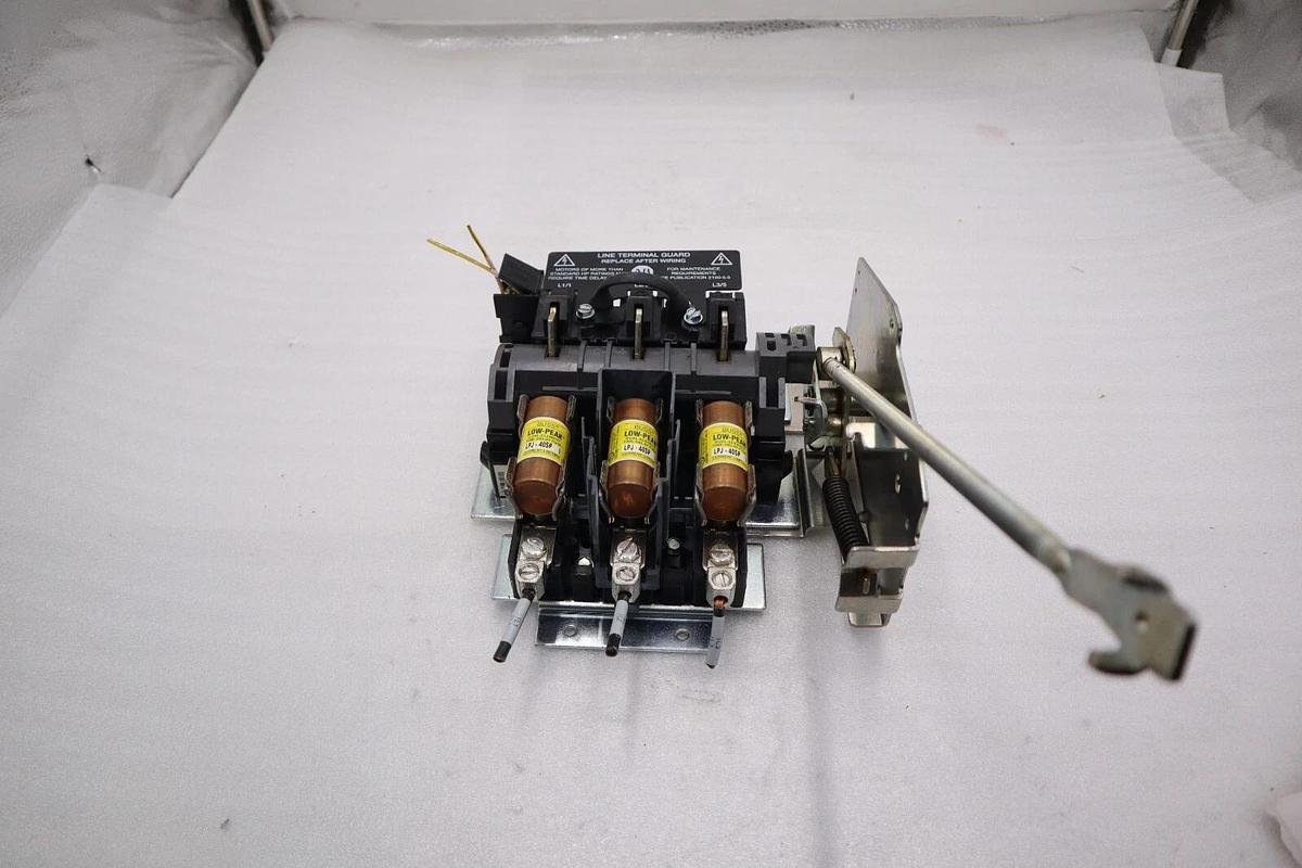 Used ALLEN BRADLEY 1494V-DS400 /1494V-FS60 DISCONNECT SWITCH / A 400A 600V STOCK 5305