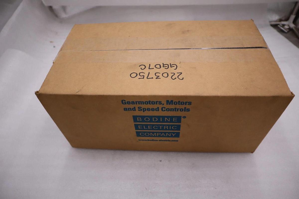 NEW Bodine Electric Company 6144 Right Angle Brushed DC Gearmotor STOCK H734