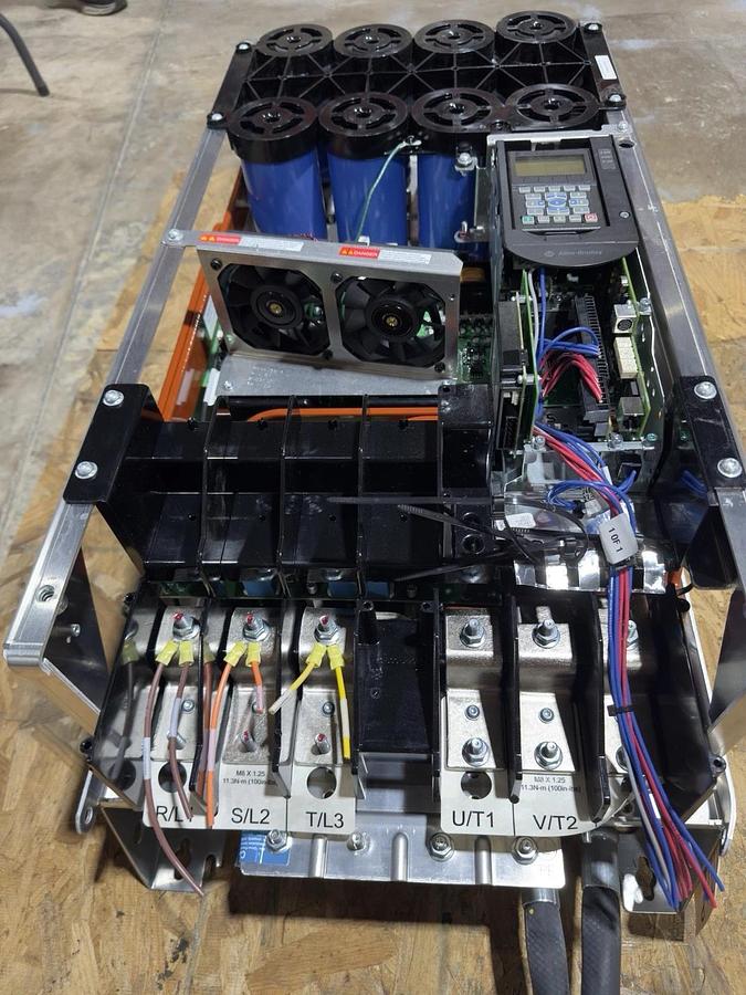 Used ALLEN BRADLEY 20GWANC415AN6VNHN8-RW AC DRIVE LIQUID COOLED 3 PHASE OUTPUT #S682