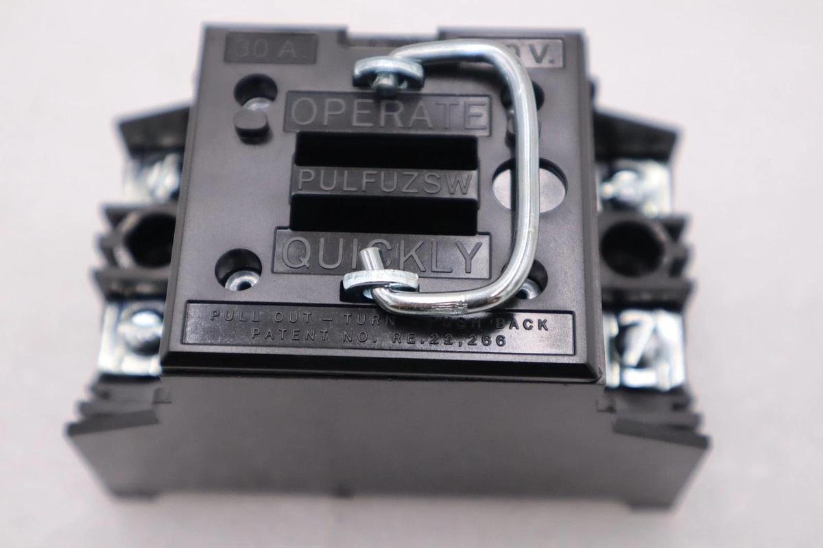 NEW OPEN BOX PFS3322 - EATON 30A DEAD FRONT FUSE HOLDER STK H1436A