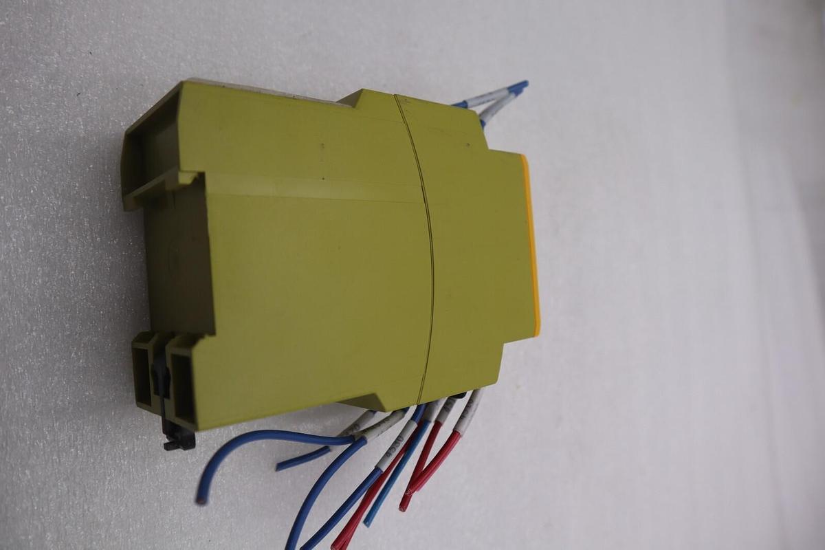 Used PILZ 774502 PNOZ XV2 Safety Relay STOCK K-2978
