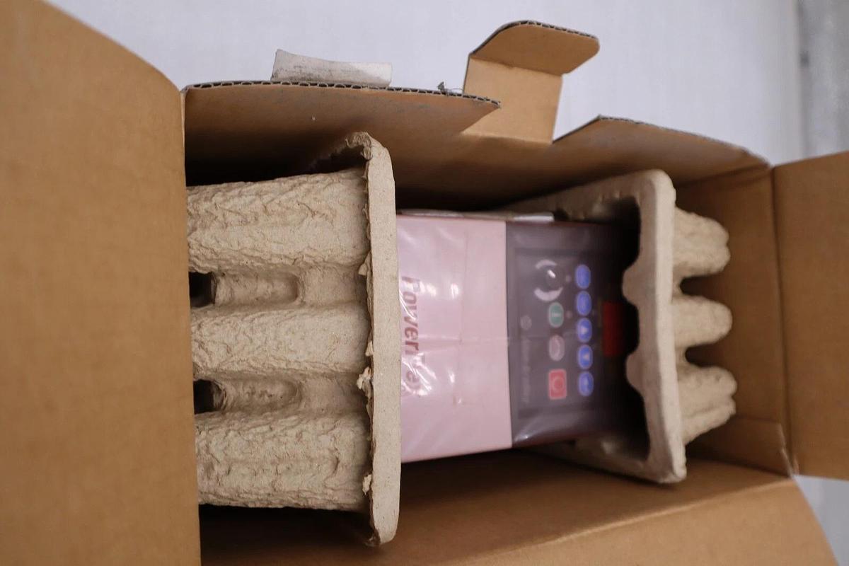 Used NEW IN BOX ALLEN BRADLEY 22B-D6P0N104 SER. A F/W 6.02 380-480V 7.5A 3 HP #H299