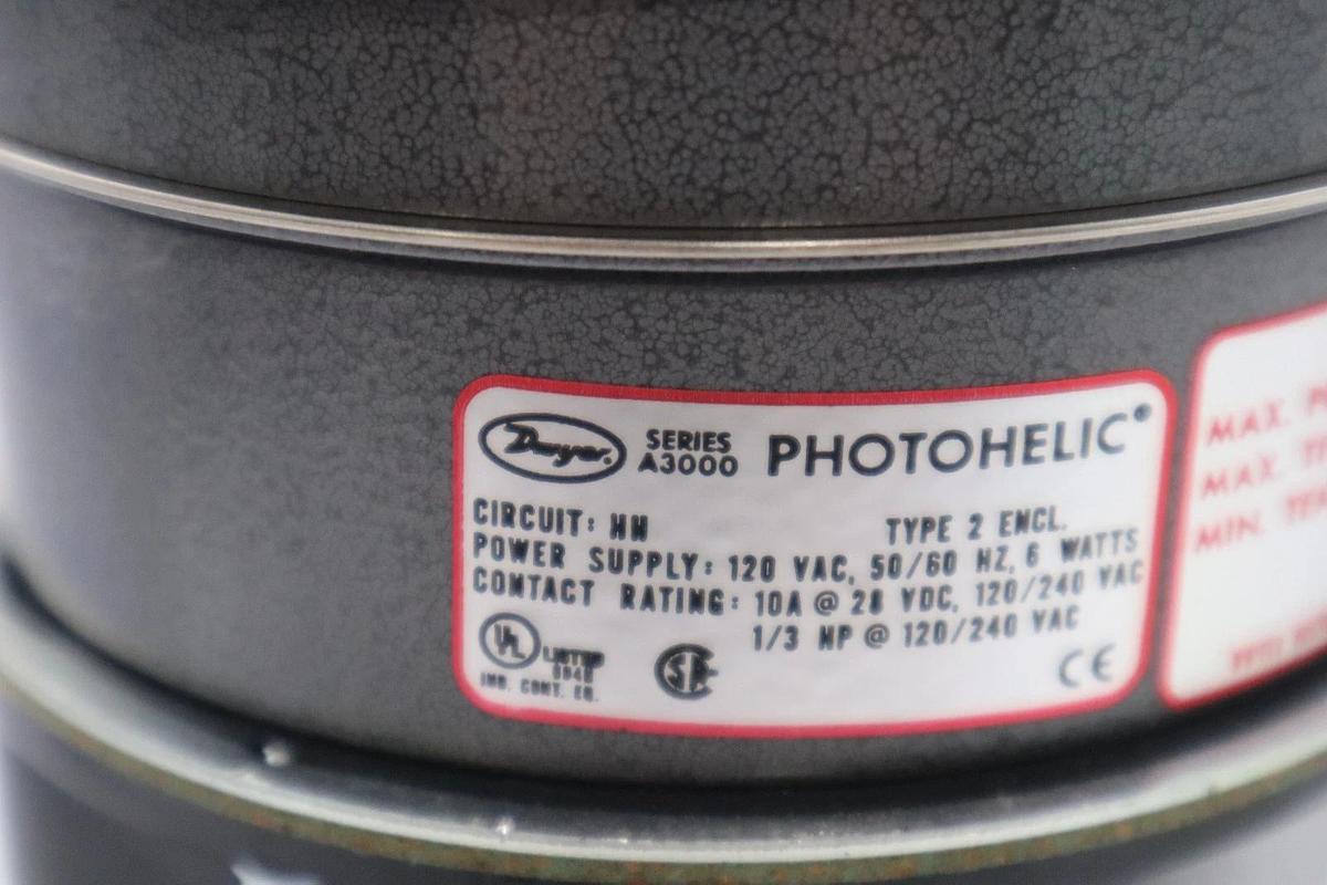 Used DWYER A3015-LT / A3015LT (NEW IN BOX) STOCK H1222