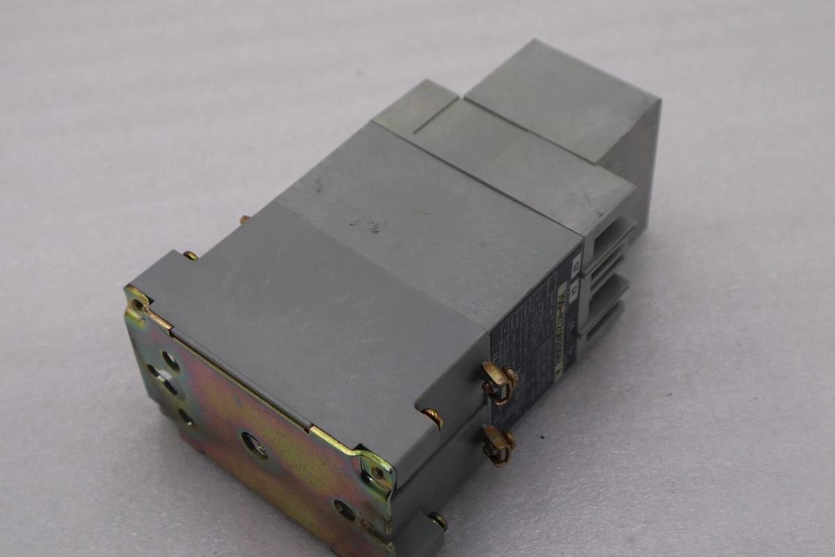 Used ALLEN BRADLEY 700-RT20N200A1 SERIES B STOCK 5517