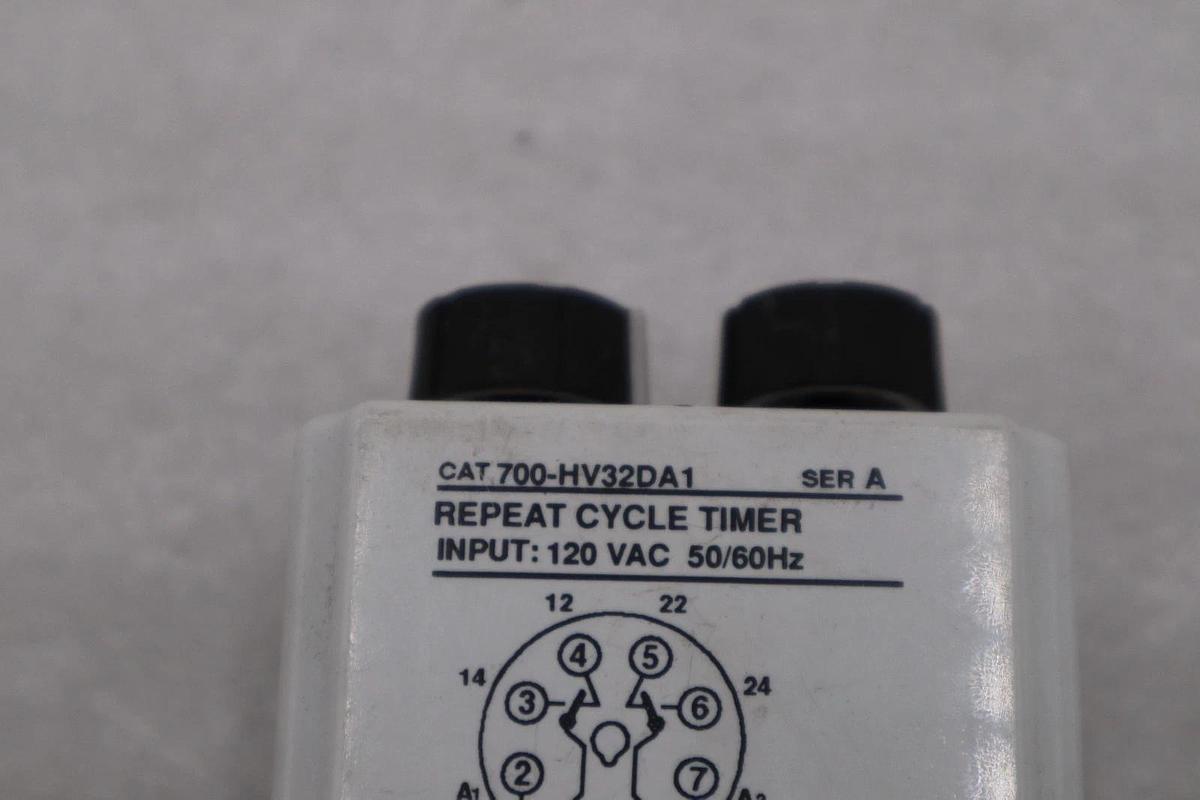NEW OPEN BOX AB Allen Bradley 700-HV32DA1  Timing Relay STK K2110CC
