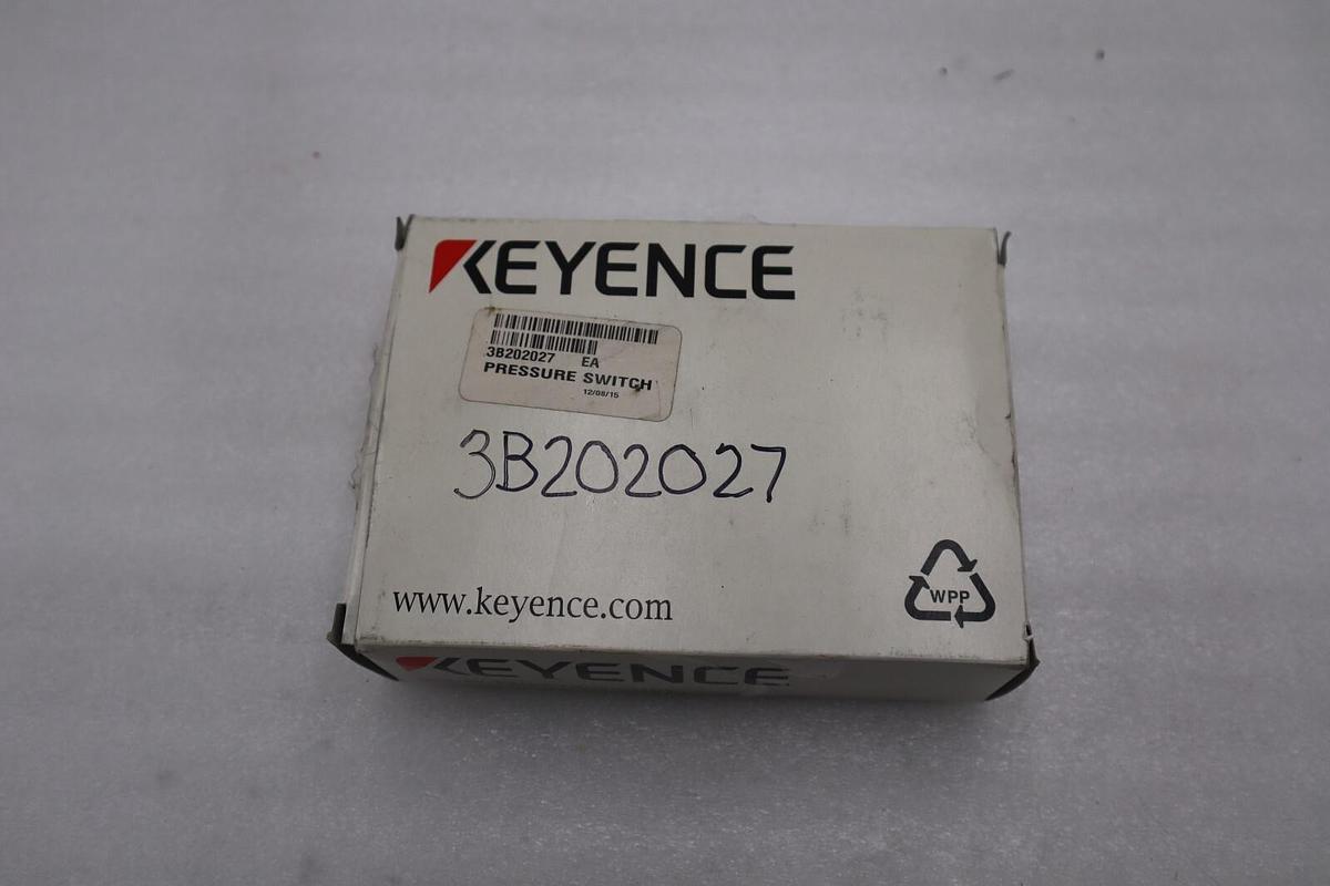 Used NEW OPEN BOX Keyence AP-53 PRESSURE SENSOR STOCK 608-D