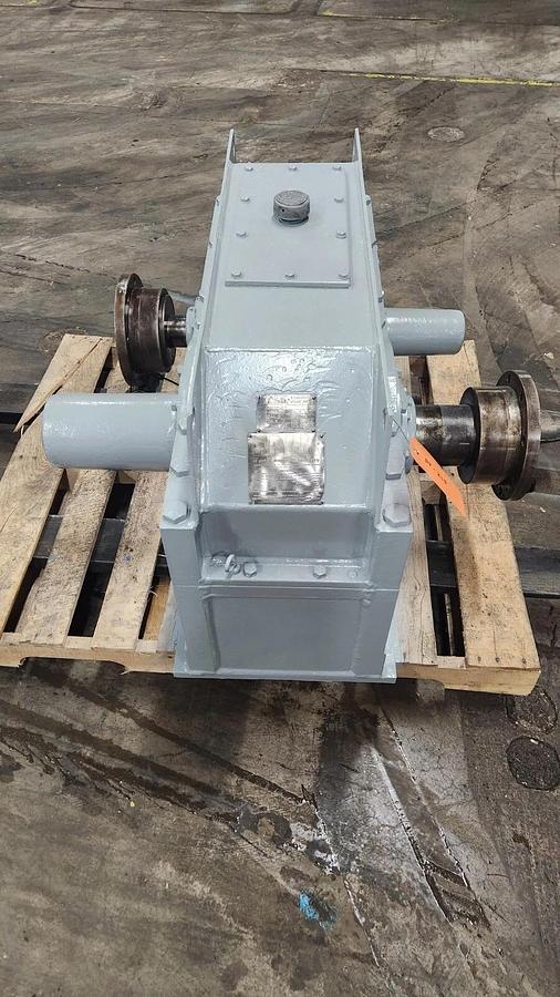 Used FALK ENCLOSED GEAR DRIVE SPEED REDUCER 5.643 RATIO 2090Y1-LD