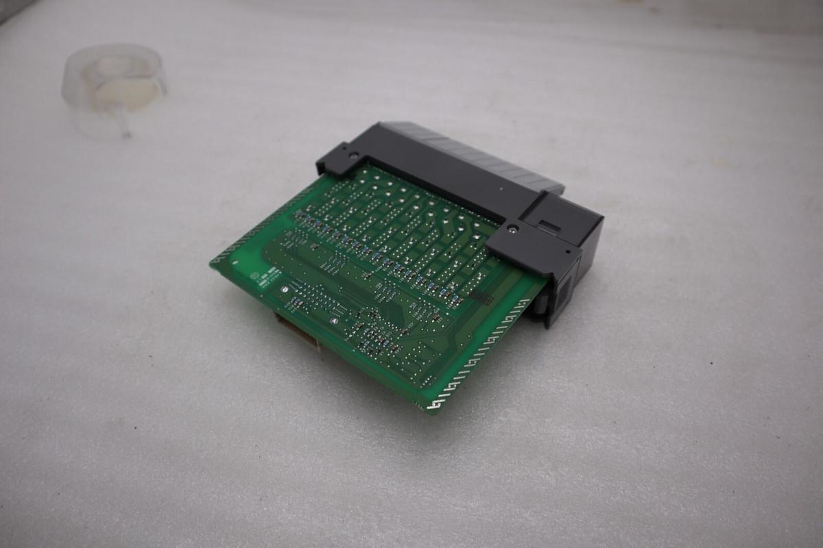 Used New Open Box ALLEN BRADLEY 1746-ITV16 SER C SLC 500 16 point Input Module H533A