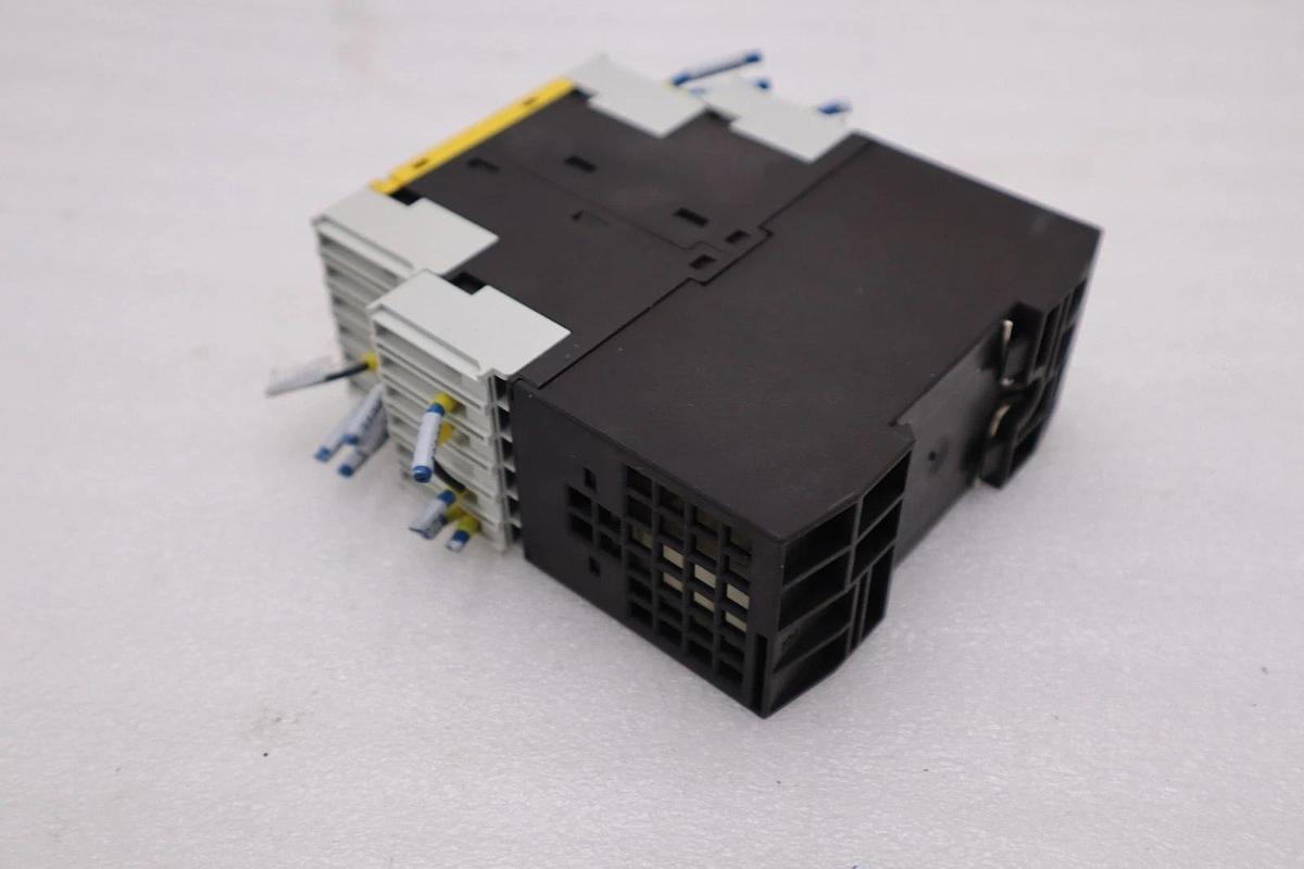 Used Siemens 3RK1105-1BE04-2CA0 Monitor Safety Relay Module STK H1429A