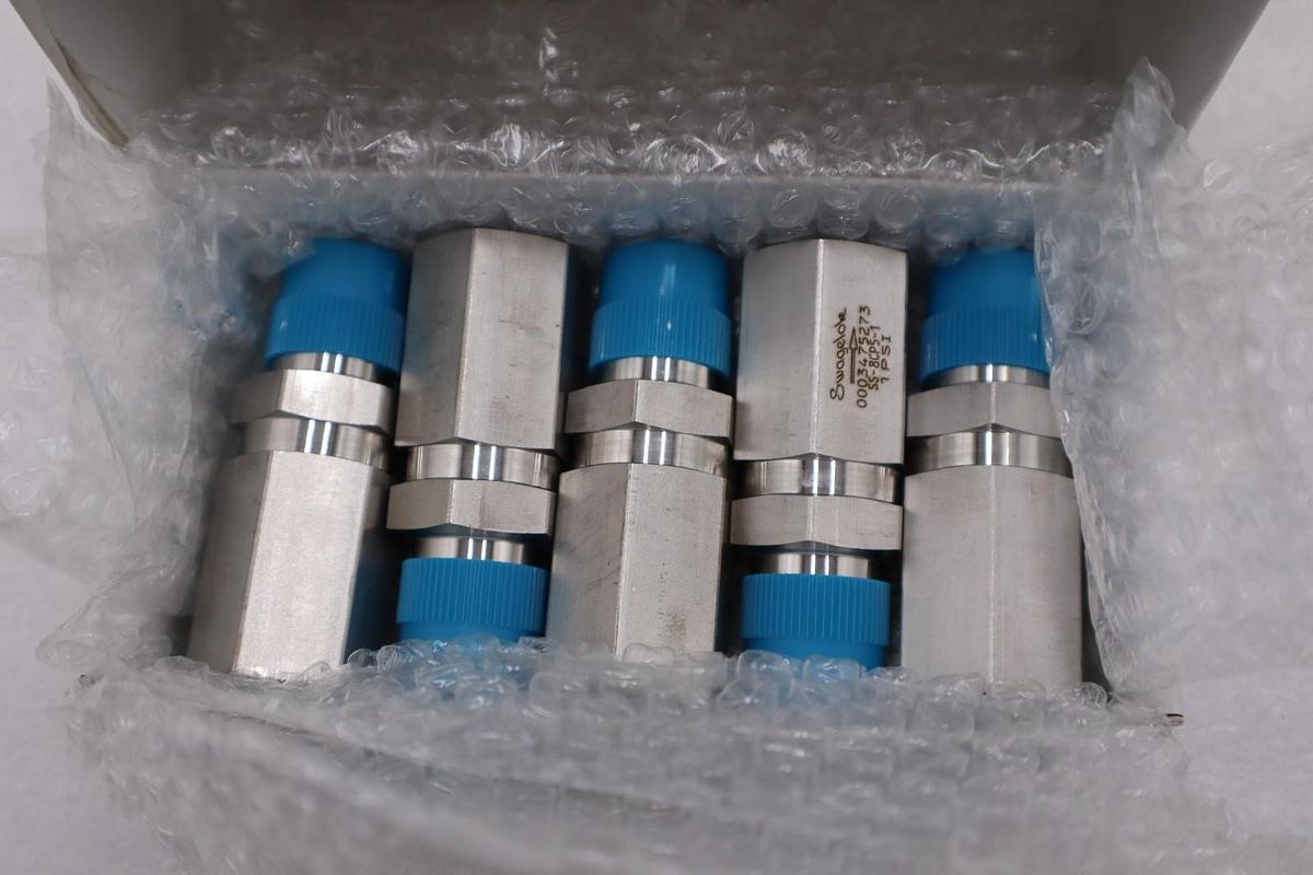 BOX OF 5 - Swagelok SS-8CP5-1 Stainless Steel 1-Piece Poppet Check Valve #GF169