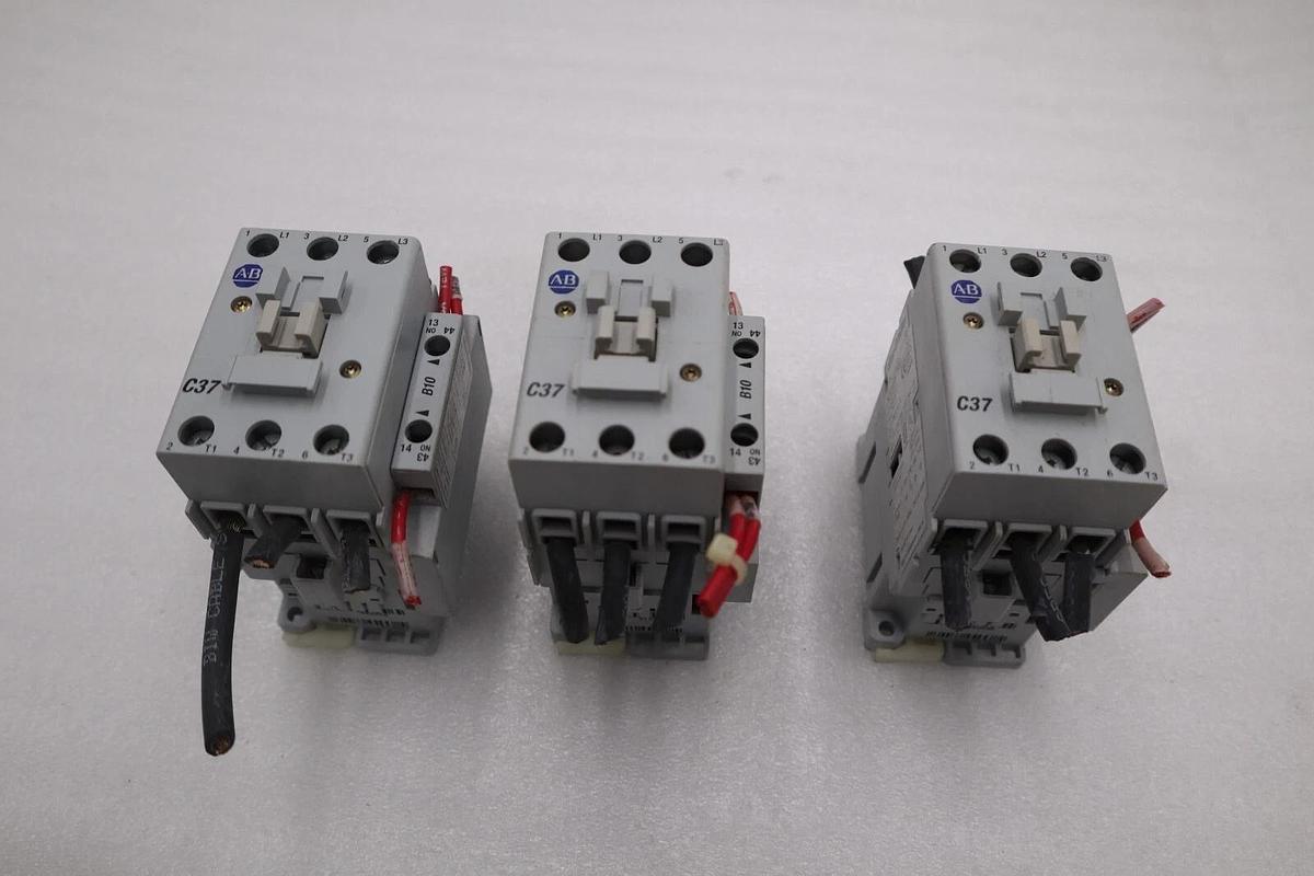 Used ALLEN BRADLEY 100-C37*00 /B CONTACTOR AB STOCK K-441-A