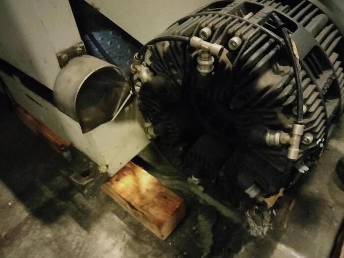 Used 60" WIDE FEEC SHAFTLESS FLOOR PICK UP UNWIND STAND 60" DIAMETER