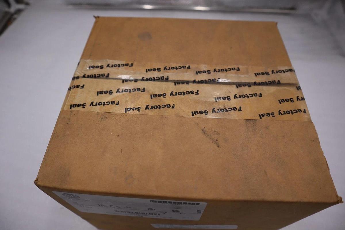 Allen Bradley,1746-A4,4 Slot SLC500 Rack FACTORY SEAL NEW UNIT H21A