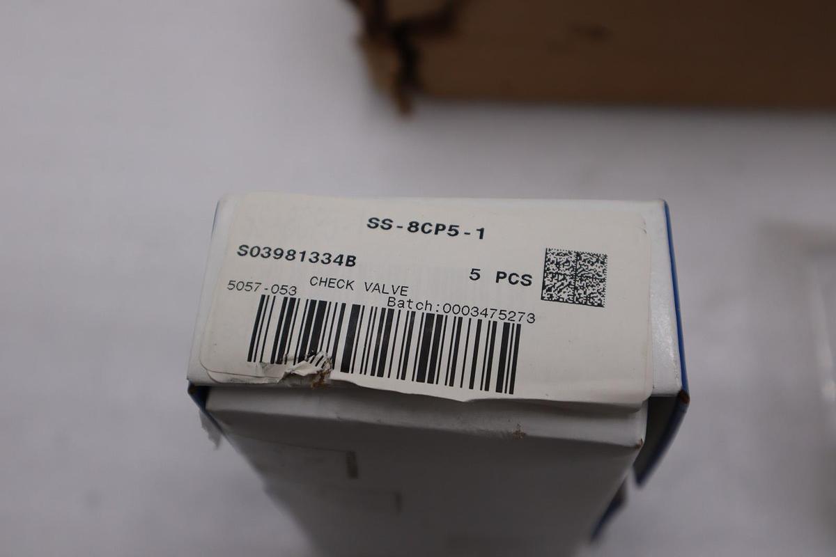 BOX OF 5 - Swagelok SS-8CP5-1 Stainless Steel 1-Piece Poppet Check Valve #GF169