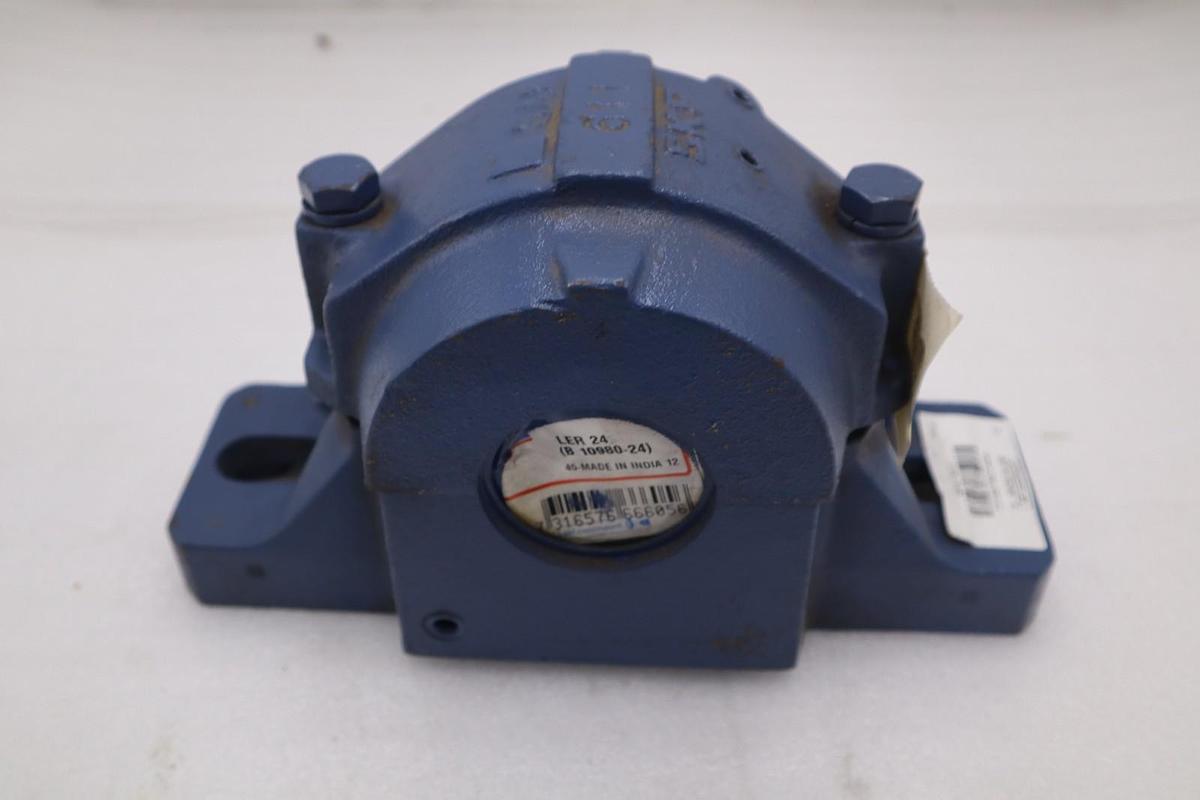 SKF SAF-611 / SAF611 - NEW NO BOX - STOCK CC159
